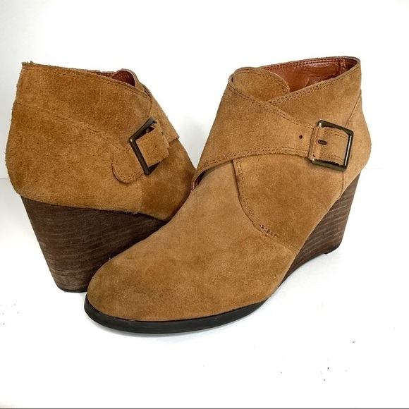 Lucky Brand Sumarah Suede Ankle Boot Sz 8.5 Wedge Heel Buckle - Picture 2 of 13